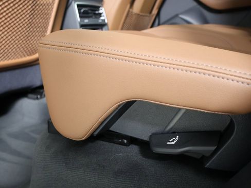 Used 2025 Audi Q8 Premium Plus w/ Premium Plus Package image 25