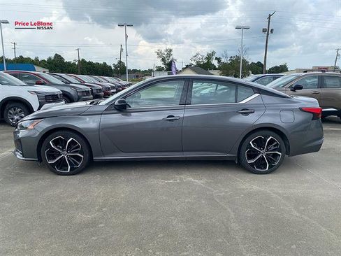 Used 2025 Nissan Altima 2.5 SR FWD image 4