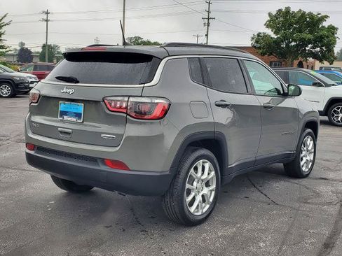 Used 2023 Jeep Compass Latitude AWD/4WD image 4