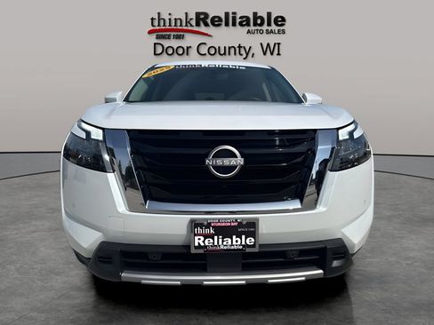 Used 2025 Nissan Pathfinder SL AWD/4WD image 8