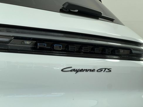 Used 2026 Porsche Cayenne GTS AWD/4WD image 28