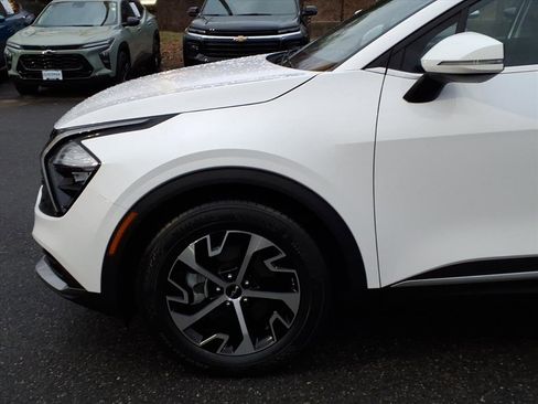 Used 2023 Kia Sportage EX image 7