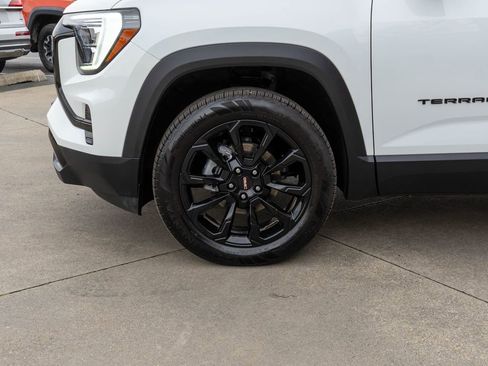 Used 2026 GMC Terrain Elevation w/ Elevation Premium Package image 29