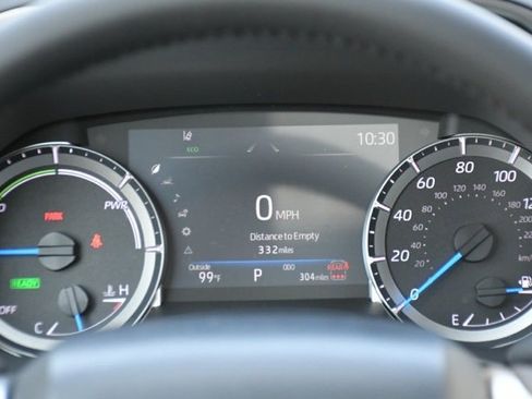 Used 2025 Toyota Highlander XLE image 17