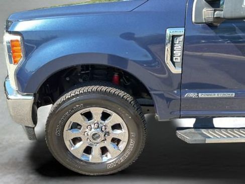 Used 2017 Ford F250 Lariat w/ Lariat Ultimate Package AWD/4WD image 37