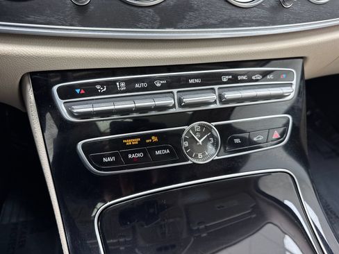 Used 2017 Mercedes-Benz E 300 4MATIC image 29