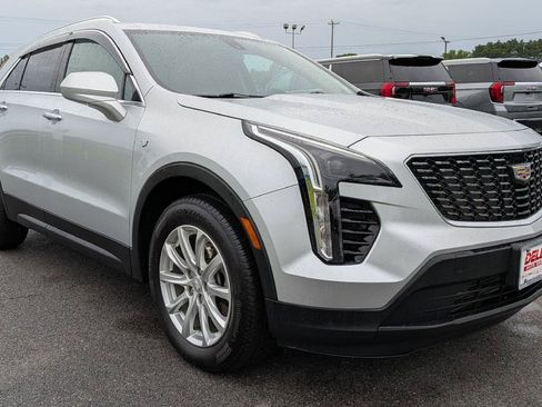 Used 2019 Cadillac XT4 Luxury w/ Cold Weather Package AWD/4WD image 4