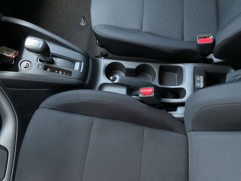 New 2025 Nissan Kicks Play S image 31