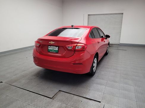 Used 2017 Chevrolet Cruze LS FWD image 7