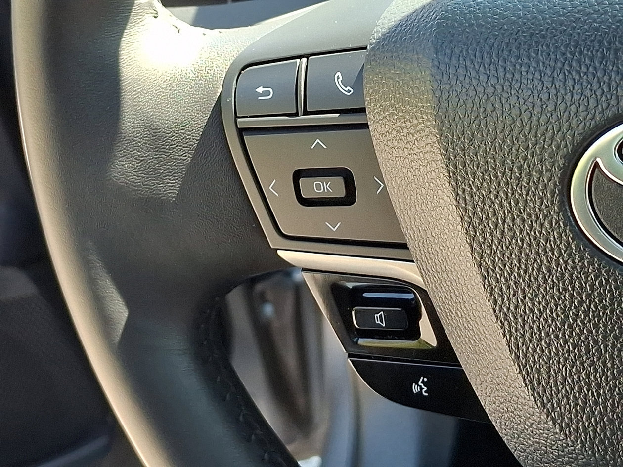 Used 2025 Toyota Camry XSE FWD image 21