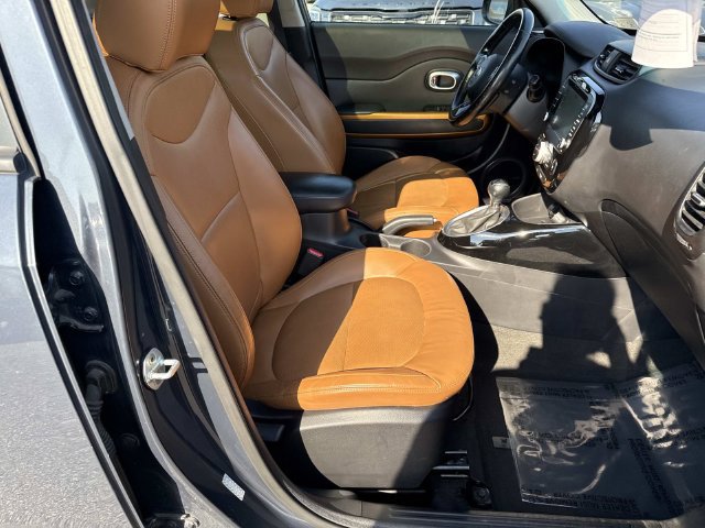 Used 2016 Kia Soul ! w/ Premium Package FWD image 9
