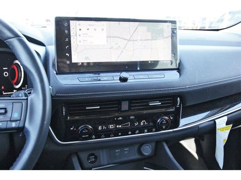 Used 2024 Nissan Rogue SL w/ SL Premium Package image 15