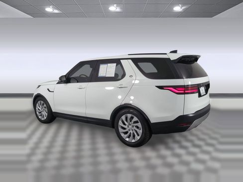 Certified 2025 Land Rover Discovery S image 2