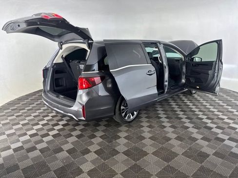 Certified 2025 Honda Odyssey Elite image 17
