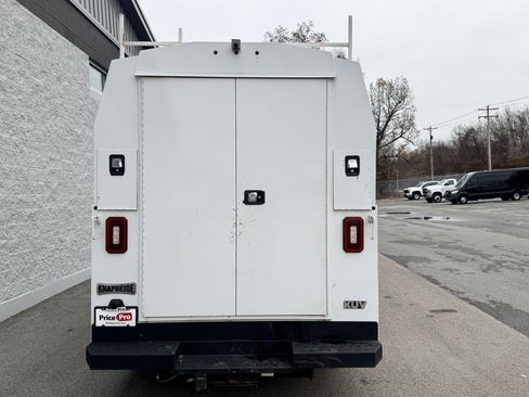 Used 2024 Ford E-350 and Econoline 350 Super Duty w/ Power Windows & Locks Group image 4