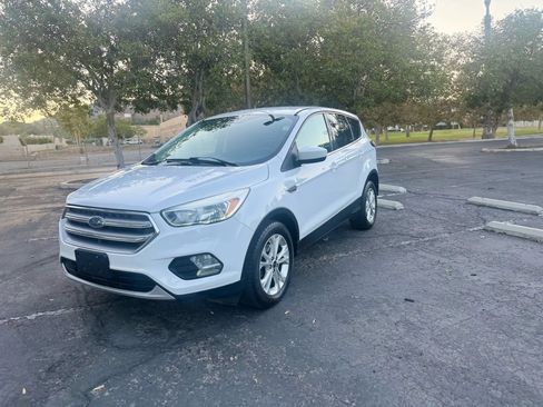 Used 2017 Ford Escape SE FWD image 38