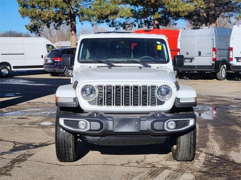 Used 2024 Jeep Wrangler Sahara image 5