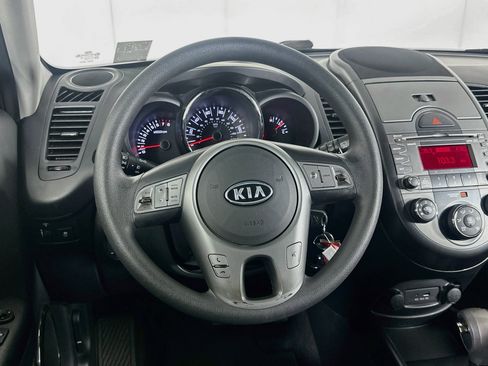 Used 2011 Kia Soul + w/ Audio Pkg FWD image 17