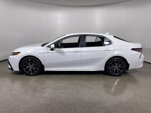 Certified 2021 Toyota Camry SE FWD image 6