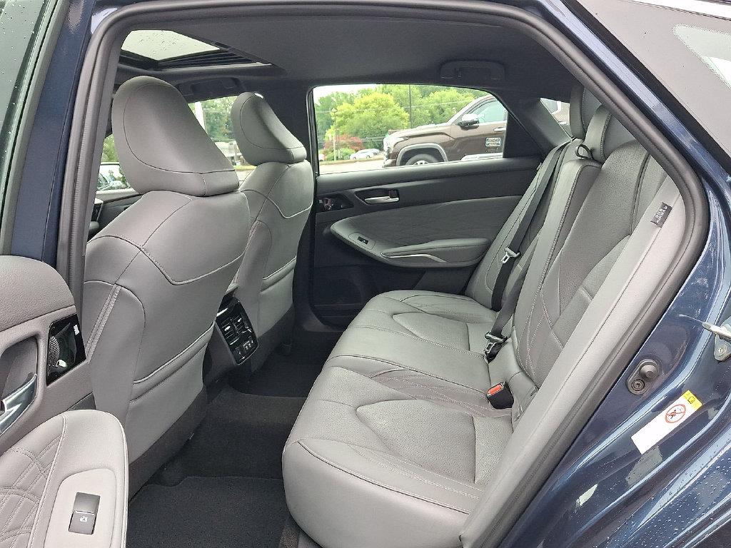 Used 2019 Toyota Avalon Limited w/ Advanced Safety Package FWD image 26