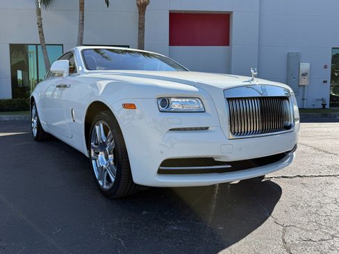 Used 2014 Rolls-Royce Wraith image 6