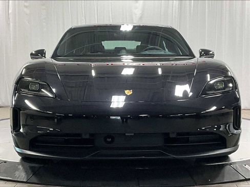 Used 2025 Porsche Taycan image 13