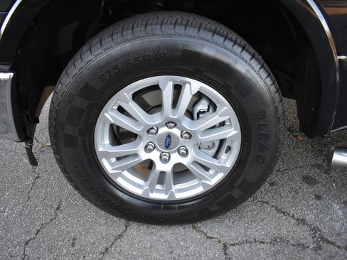 Used 2017 Ford F150 Lariat image 35