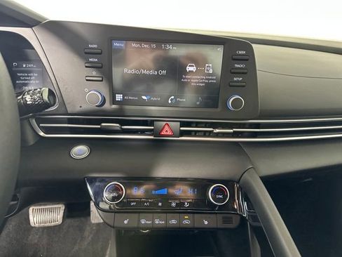 Used 2023 Hyundai Elantra Blue w/ Preferred Accessory Package image 21