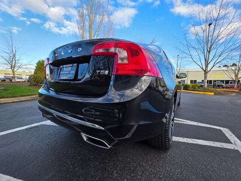 Used 2017 Volvo S60 T5 Inscription Platinum image 12