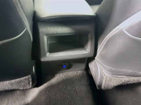 Used 2021 Toyota Camry SE image 28