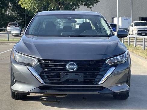 Used 2025 Nissan Sentra SV FWD image 6