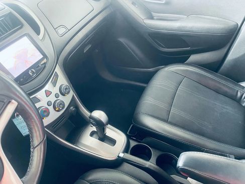 Used 2016 Chevrolet Trax LT w/ LT Convenience Package image 17