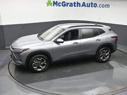 New 2026 Chevrolet Trax LT w/ Driver Confidence Package FWD image 22