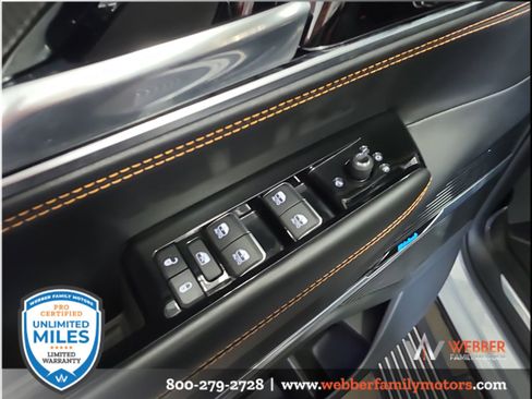 Used 2023 Jeep Grand Wagoneer Series III w/ Rear Seat Video Group 1 AWD/4WD image 26