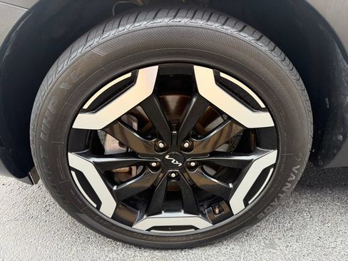 Used 2025 Kia Telluride S AWD/4WD image 40