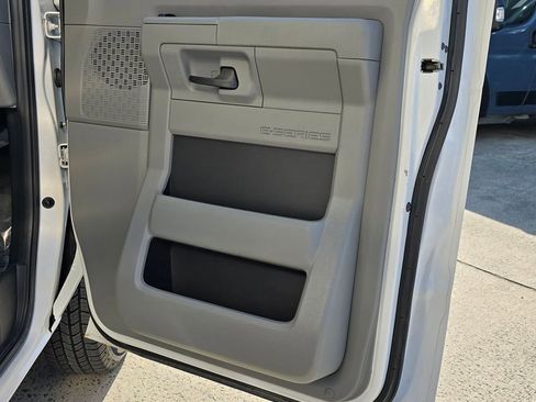 Used 2024 Ford E-350 and Econoline 350 Super Duty w/ Driver's Safety Package image 20