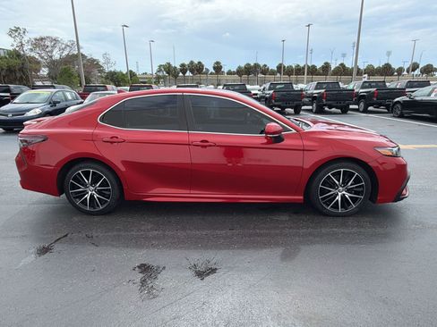 Used 2023 Toyota Camry SE FWD image 8