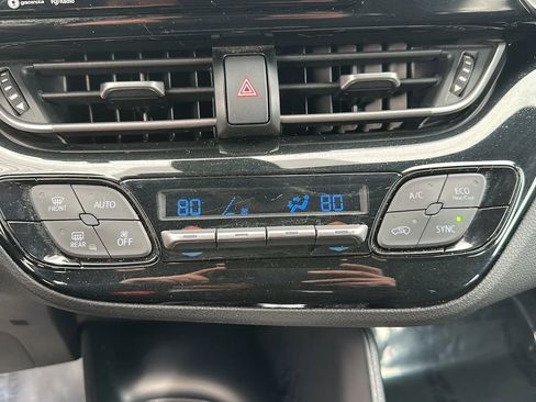 Used 2018 Toyota C-HR XLE image 34