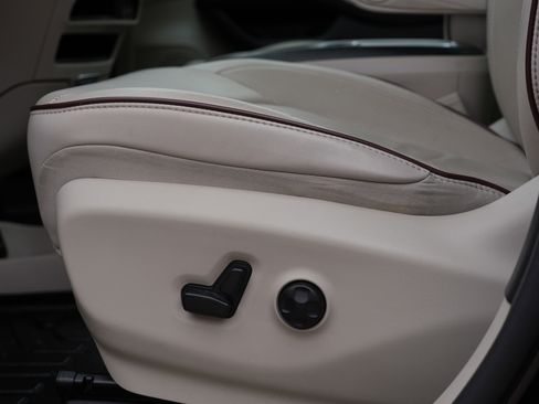 Used 2020 Chrysler Pacifica Limited image 15