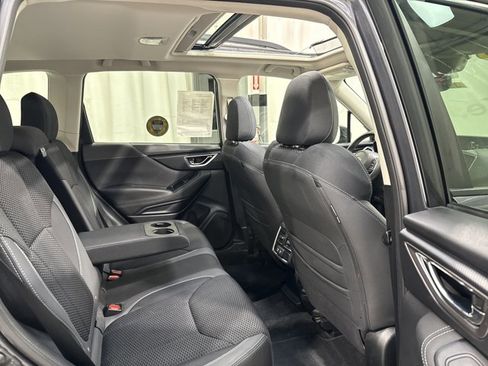 Used 2019 Subaru Forester Premium AWD/4WD image 29