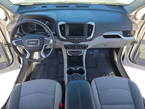 Certified 2024 GMC Terrain SLE w/ Driver Convenience Package AWD/4WD image 9