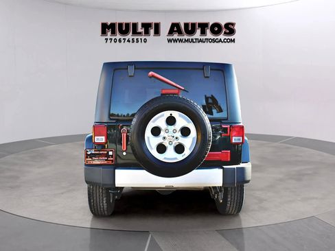 Used 2015 Jeep Wrangler Unlimited Sahara w/ Connectivity Group AWD/4WD image 4
