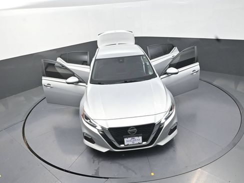 Used 2022 Nissan Altima 2.5 SV AWD/4WD image 32