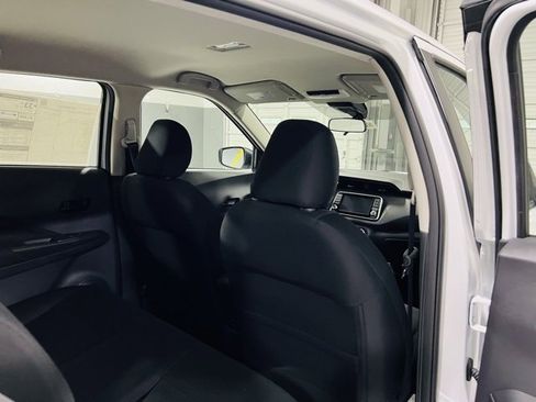 New 2025 Nissan Kicks Play S image 25