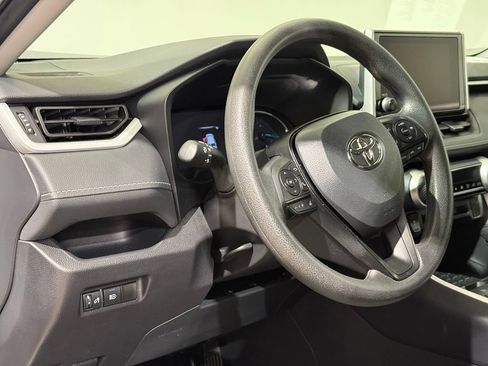 Certified 2025 Toyota RAV4 XLE AWD/4WD image 17