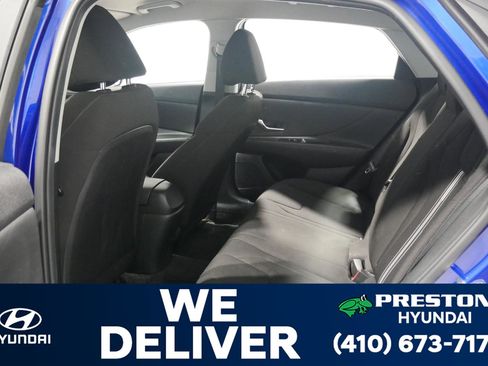 Used 2023 Hyundai Elantra SEL image 12