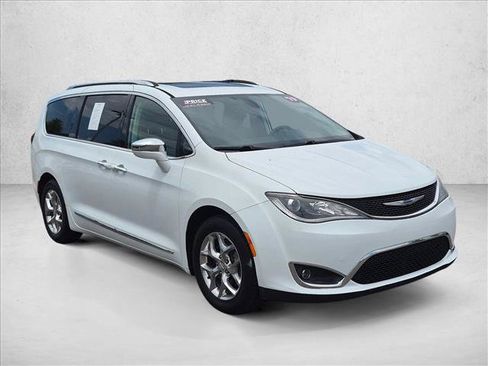Used 2019 Chrysler Pacifica Limited FWD image 3
