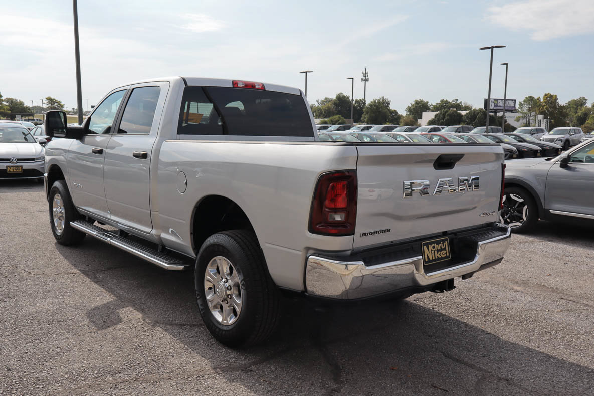 Used 2026 RAM 2500 Big Horn AWD/4WD image 4