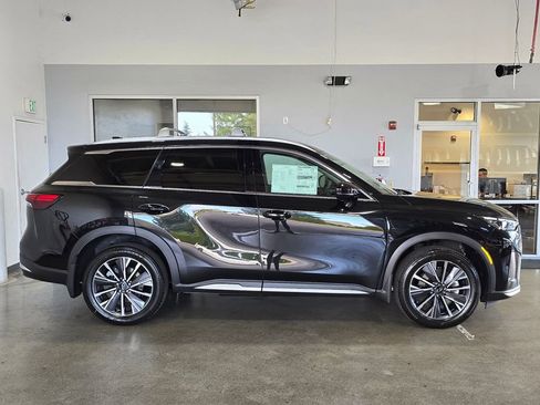 Certified 2026 INFINITI QX60 Luxe w/ Family Package image 4