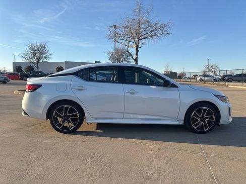 Certified 2025 Nissan Sentra SR w/ SR Premium Package image 5